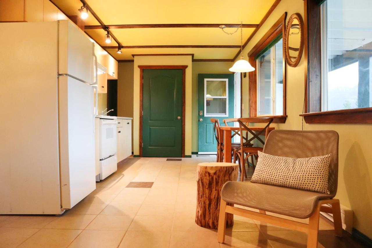 Golden Mountain View Suites - Sleeps up to 8, Convenient Self Check-in Buitenkant foto