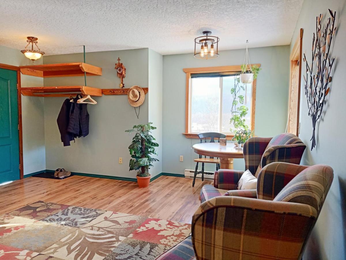 Golden Mountain View Suites - Sleeps up to 8, Convenient Self Check-in Buitenkant foto