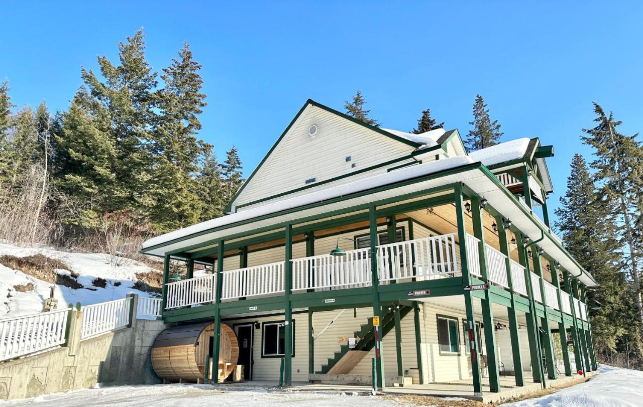Golden Mountain View Suites - Sleeps up to 8, Convenient Self Check-in Buitenkant foto