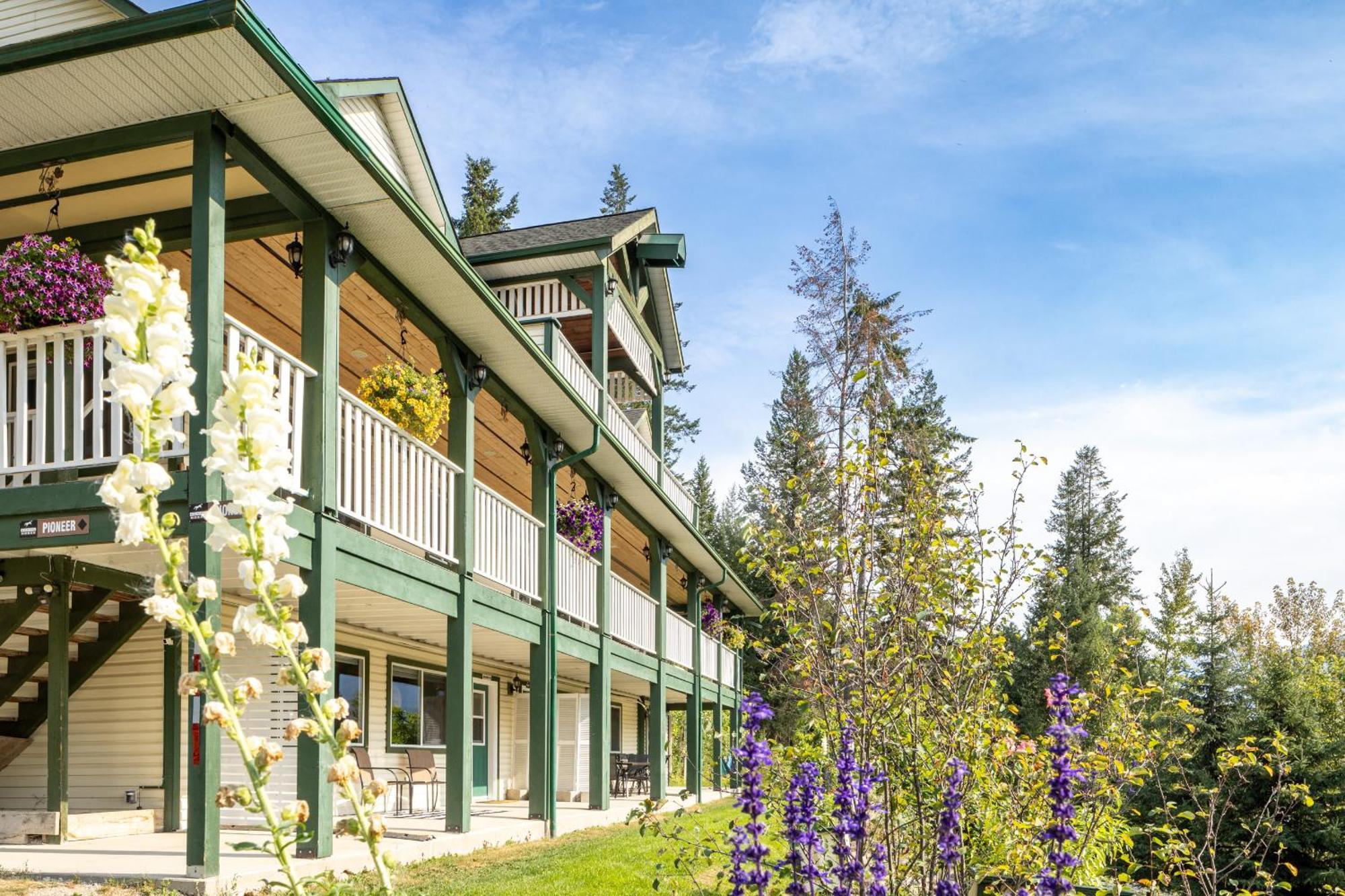 Golden Mountain View Suites - Sleeps up to 8, Convenient Self Check-in Buitenkant foto