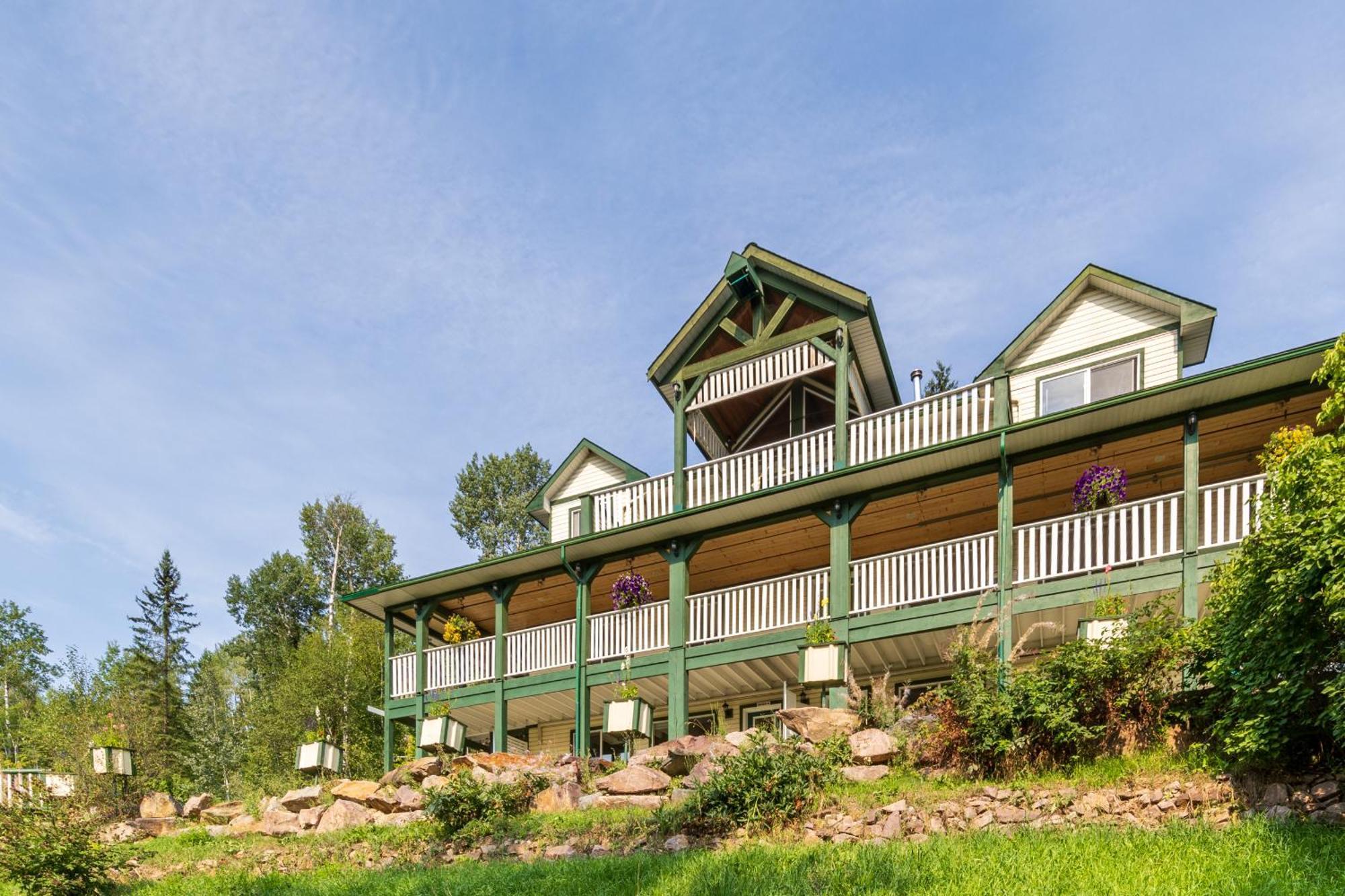 Golden Mountain View Suites - Sleeps up to 8, Convenient Self Check-in Buitenkant foto
