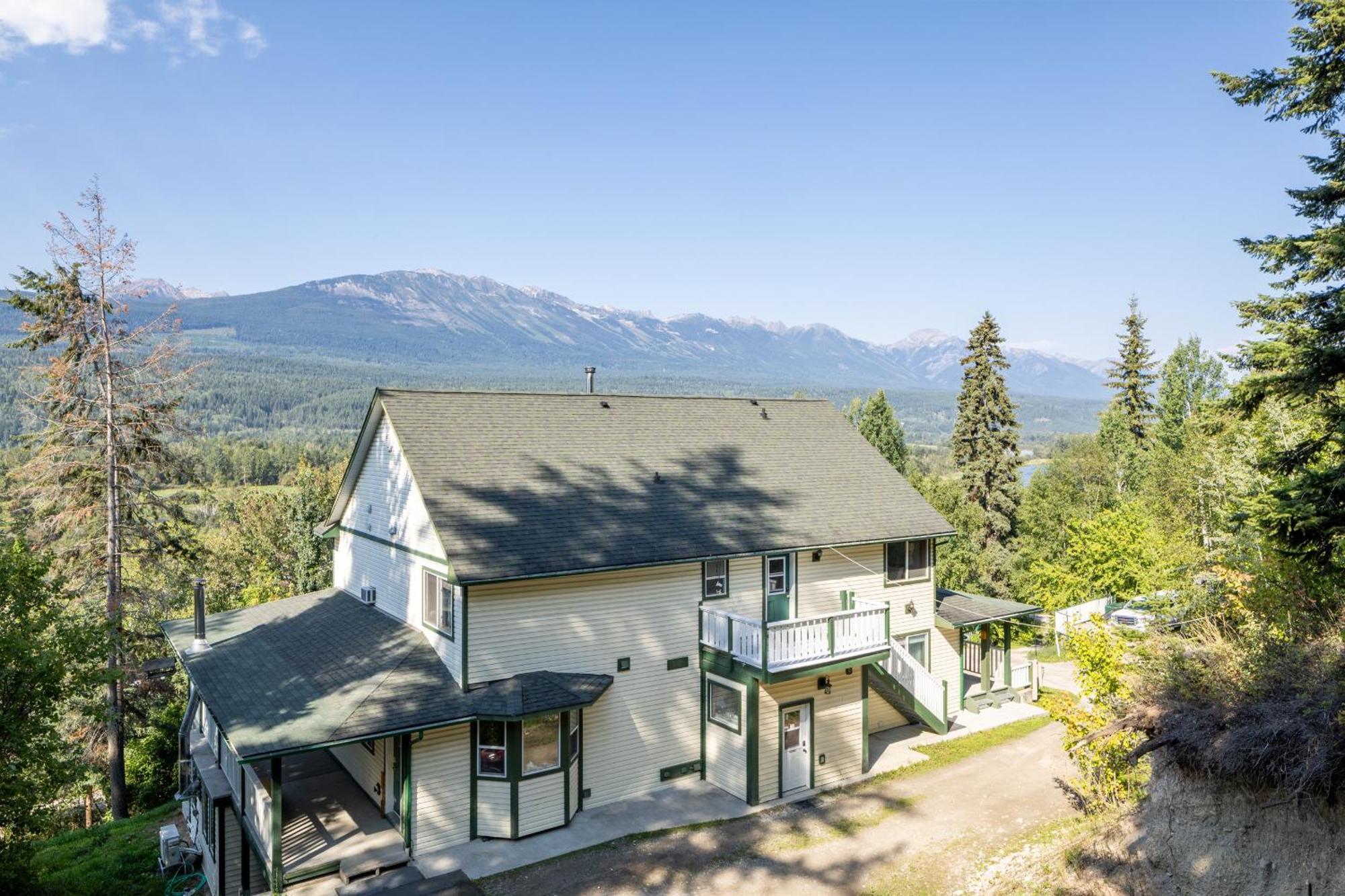 Golden Mountain View Suites - Sleeps up to 8, Convenient Self Check-in Buitenkant foto