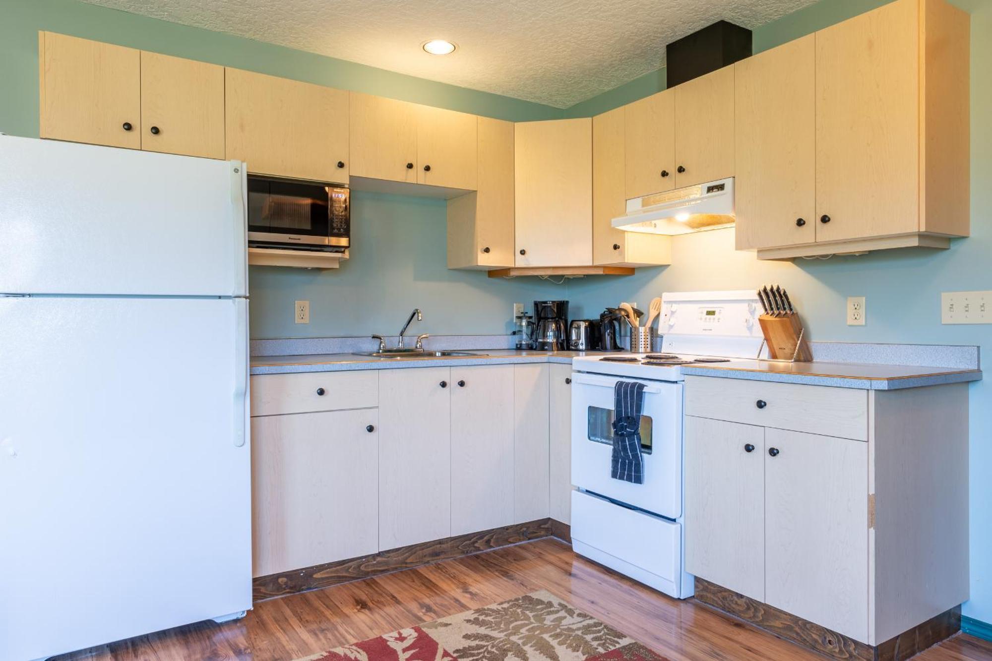 Golden Mountain View Suites - Sleeps up to 8, Convenient Self Check-in Buitenkant foto