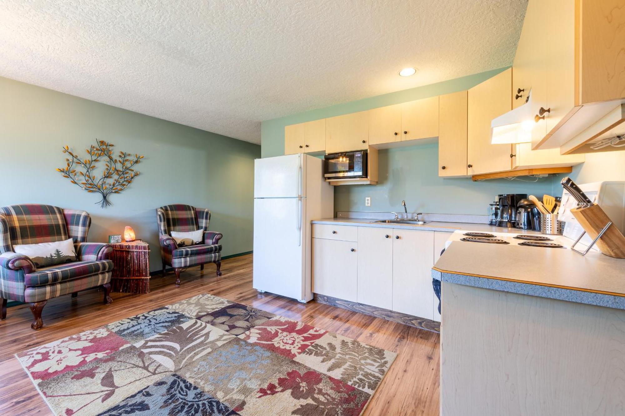 Golden Mountain View Suites - Sleeps up to 8, Convenient Self Check-in Buitenkant foto