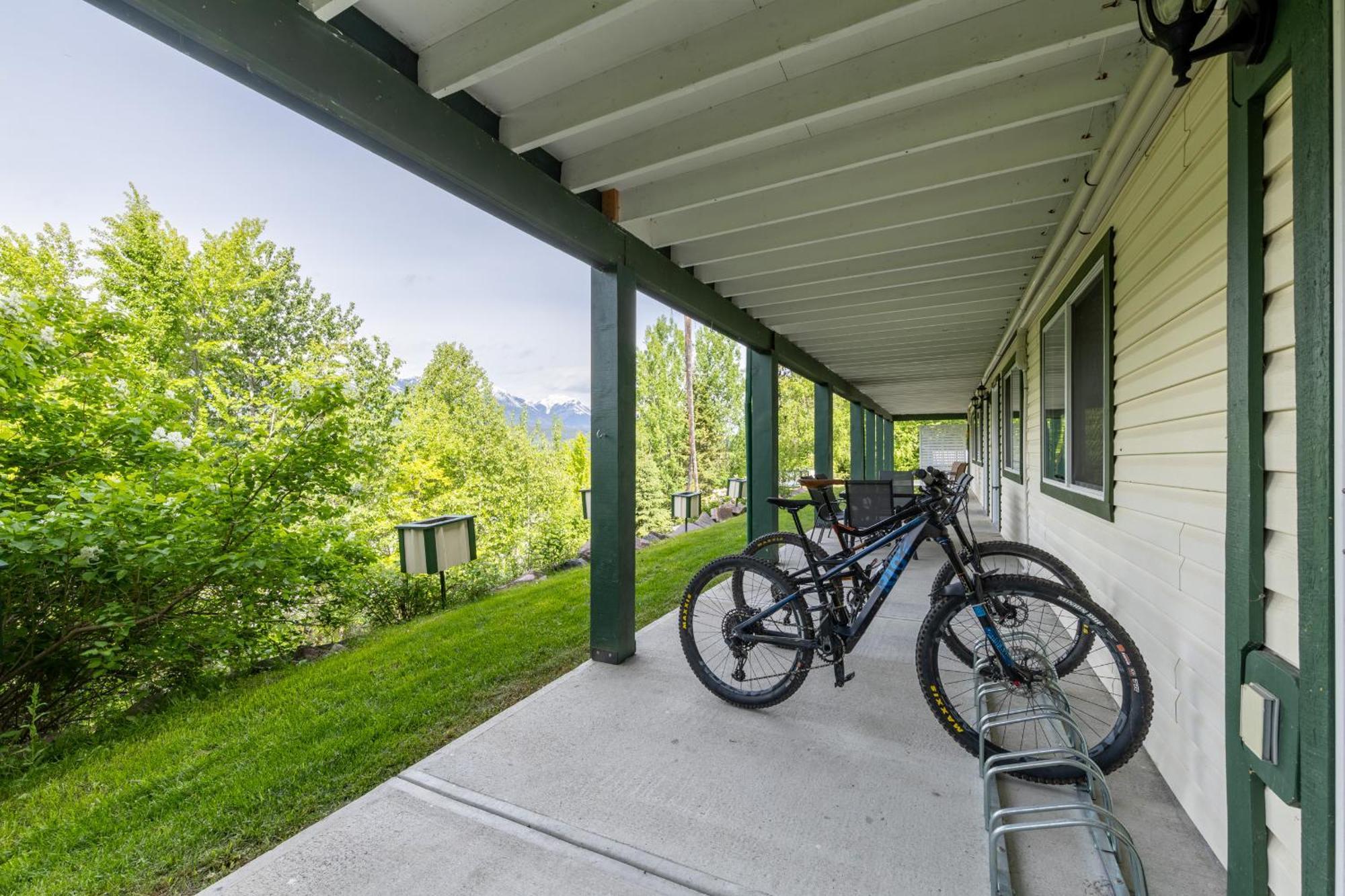 Golden Mountain View Suites - Sleeps up to 8, Convenient Self Check-in Buitenkant foto
