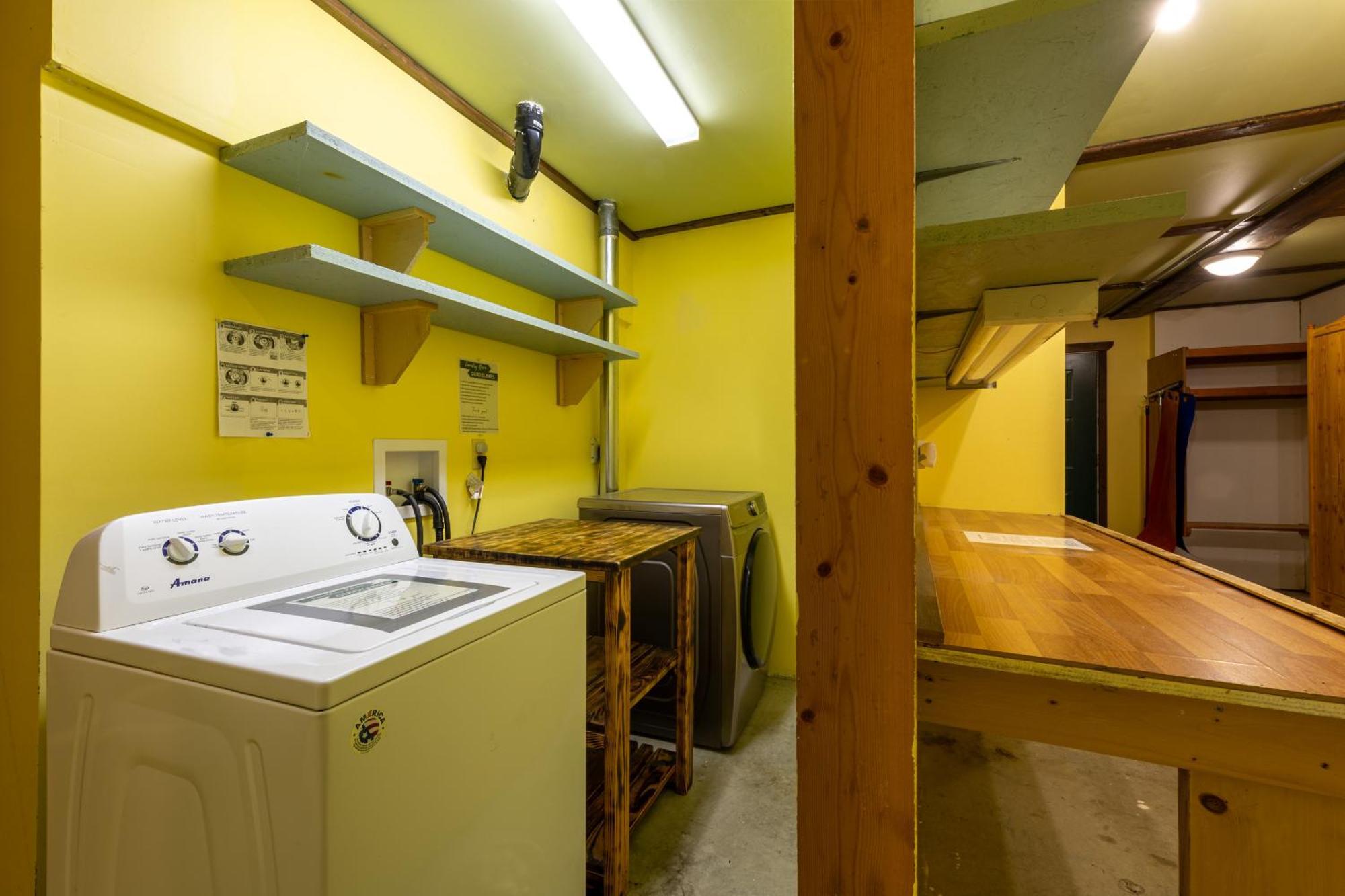 Golden Mountain View Suites - Sleeps up to 8, Convenient Self Check-in Buitenkant foto