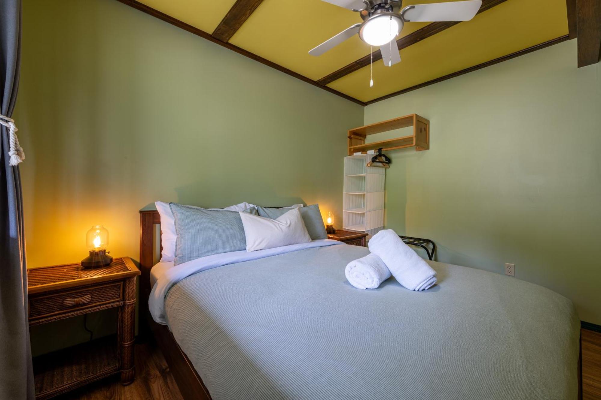 Golden Mountain View Suites - Sleeps up to 8, Convenient Self Check-in Buitenkant foto