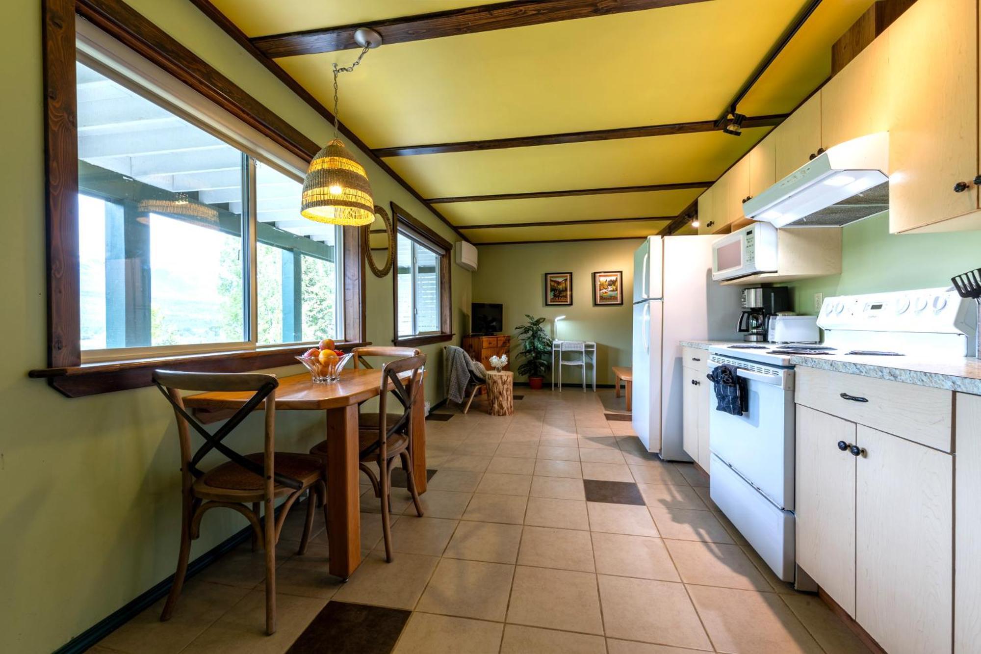 Golden Mountain View Suites - Sleeps up to 8, Convenient Self Check-in Buitenkant foto
